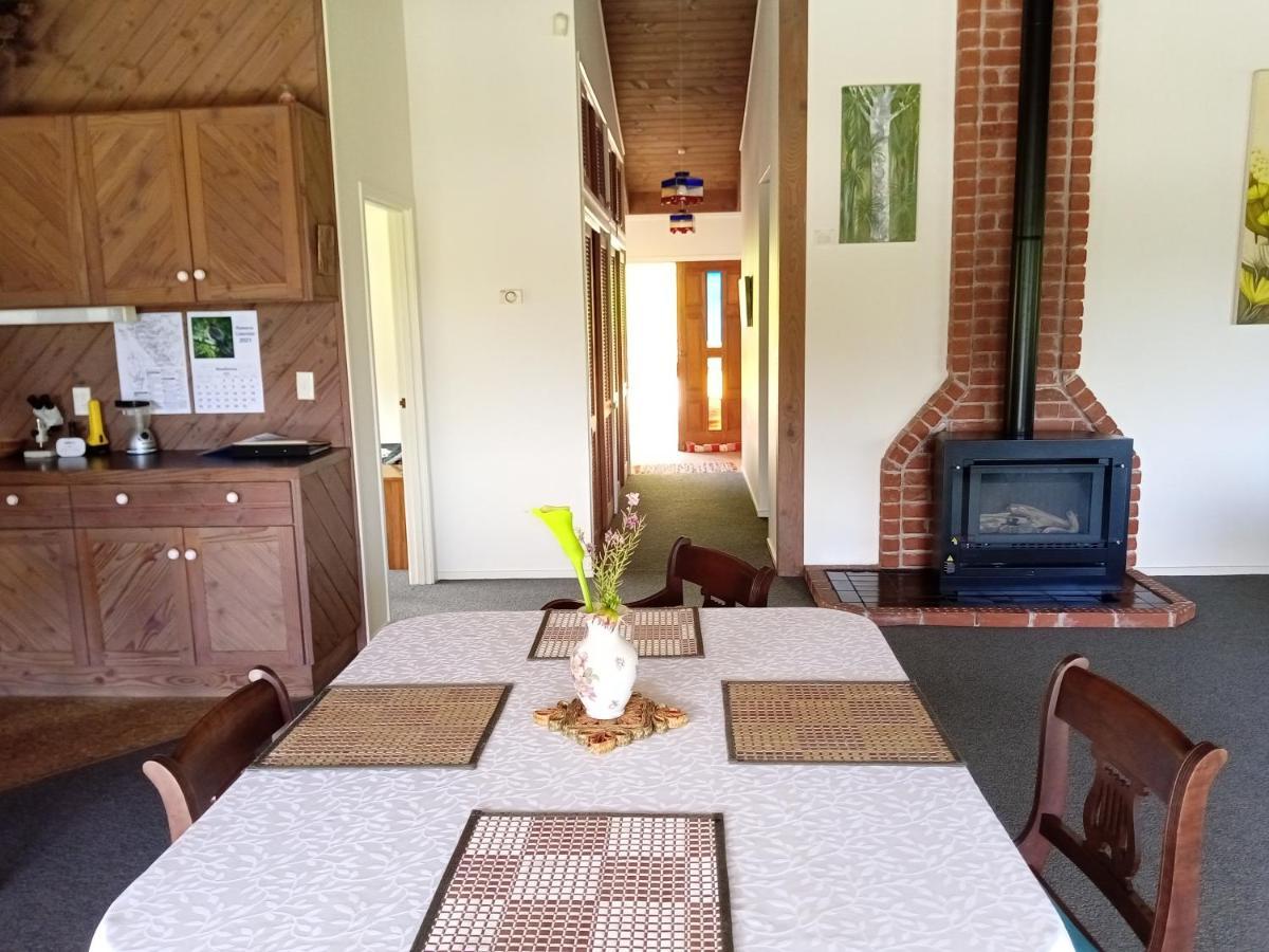 אופונוני Waiotemarama Falls Lodge מראה חיצוני תמונה